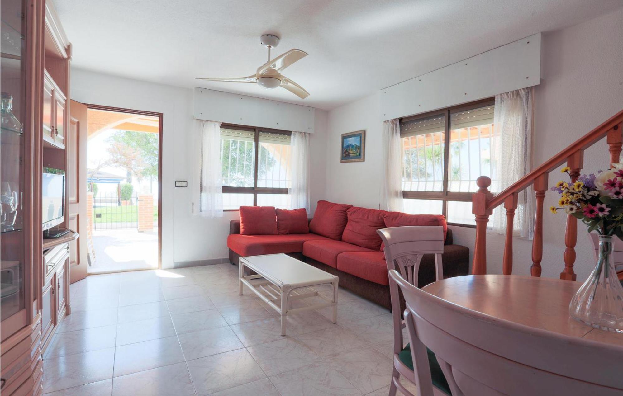 Cozy Home In Los Alcazares With Kitchen ロス・ナレホス エクステリア 写真