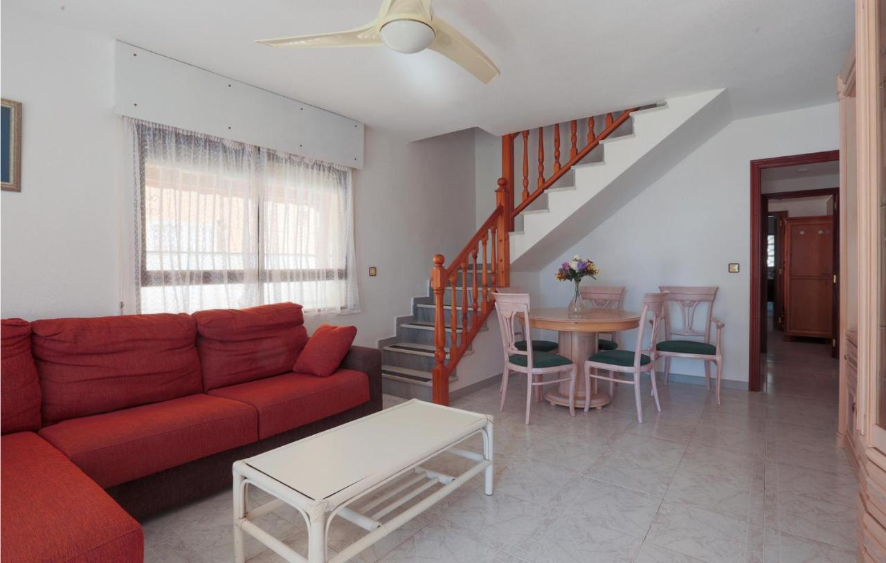Cozy Home In Los Alcazares With Kitchen ロス・ナレホス エクステリア 写真