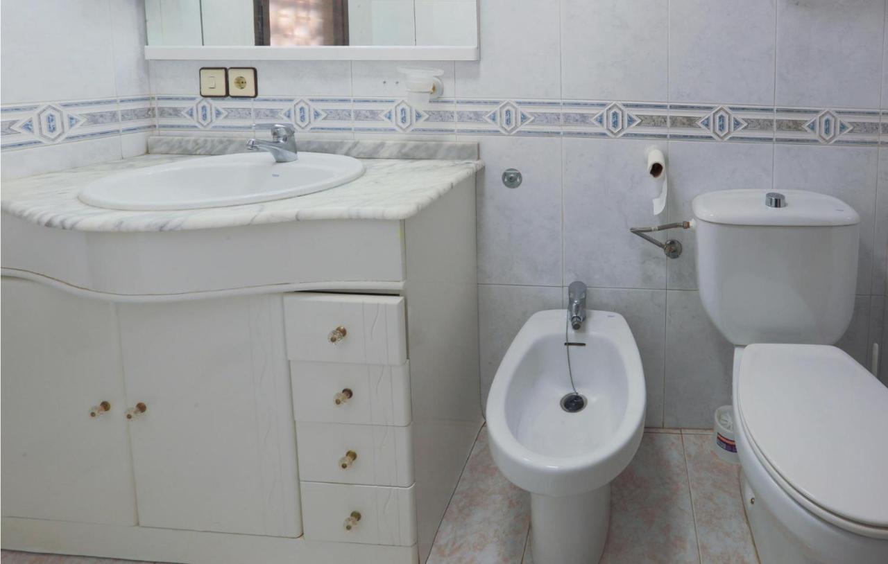 Cozy Home In Los Alcazares With Kitchen ロス・ナレホス エクステリア 写真